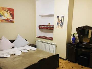 Фото номера Двухместный номер Делюкс с 1 кроватью и душем Отель Hotel Villa on Bachana 10 г. Тбилиси 4
