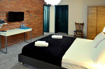 Фото номера Люкс с 2 спальнями Отель Art Hotel Claude Monet г. Тбилиси 6