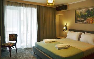 Фото номера Люкс с 2 спальнями Отель Art Hotel Claude Monet г. Тбилиси 4