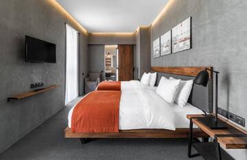 Фото номера Двухместный номер IOTA с 2 отдельными кроватями Отель IOTA Hotel Tbilisi г. Тбилиси 3