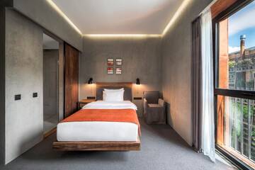 Фото номера Номер Solo Lucky Отель IOTA Hotel Tbilisi г. Тбилиси 2