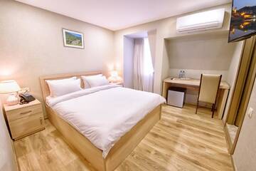 Фото номера Двухместный номер эконом-класса с 1 кроватью Отель Green Corner Hotel г. Тбилиси 10