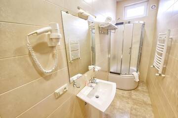 Фото номера Стандартный двухместный номер с 1 кроватью Отель Green Corner Hotel г. Тбилиси 15