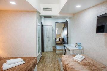Фото номера Семейный номер Отель Hotel Aivani Old Tbilisi г. Тбилиси 3
