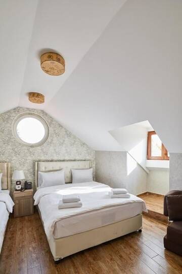 Фото номера Семейный номер Отель Hotel Aivani Old Tbilisi г. Тбилиси 12