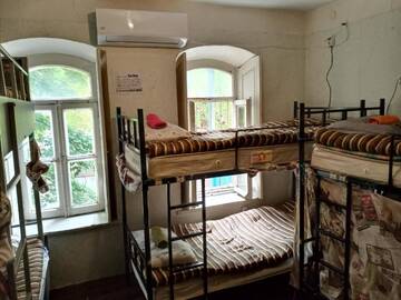 Фото номера Общий шестиместный номер для мужчин и женщин Хостелы My Hostel and Cooking House! г. Тбилиси 4