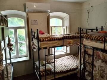 Фото номера Общий шестиместный номер для мужчин и женщин Хостелы My Hostel and Cooking House! г. Тбилиси 2