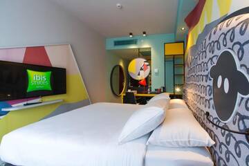 Фото номера Стандартный двухместный номер с 1 кроватью Отель ibis Styles Tbilisi Center г. Тбилиси 7