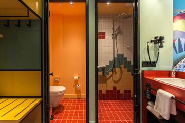 Фото номера Стандартный двухместный номер с 1 кроватью Отель ibis Styles Tbilisi Center г. Тбилиси 4