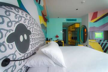Фото номера Улучшенный двухместный номер с 1 кроватью Отель ibis Styles Tbilisi Center г. Тбилиси 6