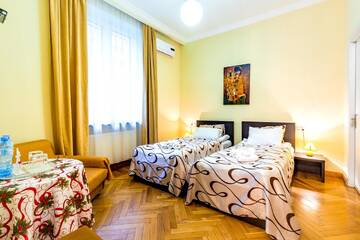 Фото номера Стандартный двухместный номер с 2 отдельными кроватями Отель V Park Hotel г. Тбилиси 4
