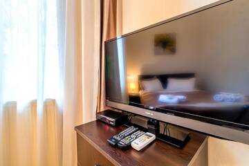 Фото номера Двухместный номер с 1 кроватью и балконом Отель V Park Hotel г. Тбилиси 11
