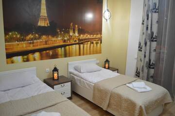 Фото номера Двухместный номер с 2 отдельными кроватями и балконом Отель Renaissance Hotel Tbilisi г. Тбилиси 5