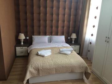 Фото номера Стандартный семейный номер Отель Renaissance Hotel Tbilisi г. Тбилиси 4