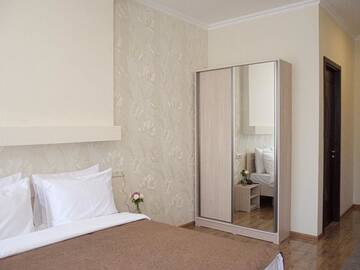 Фото номера Стандартный двухместный номер с 1 кроватью Отель Tiflis Hotel г. Тбилиси 8