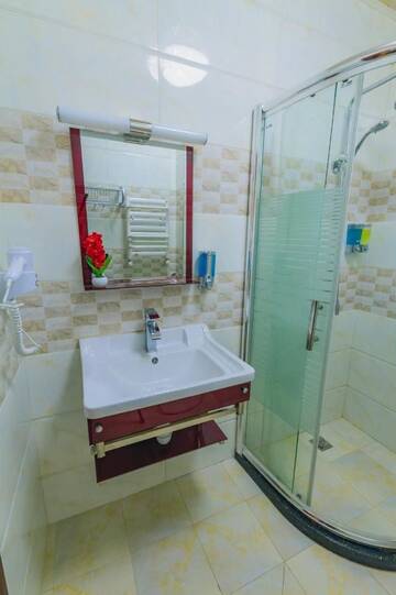 Фото номера Номер Делюкс Отель Hotel Garden House г. Тбилиси 19