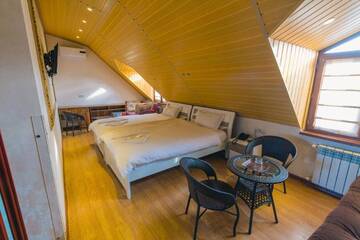 Фото номера Номер Делюкс Отель Hotel Garden House г. Тбилиси 11