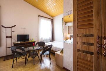 Фото номера Номер Делюкс Отель Hotel Garden House г. Тбилиси 9