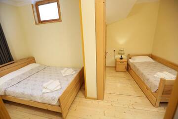 Фото номера Трехместный номер эконом-класса Гостевой дом Guest House Goari г. Тбилиси 2