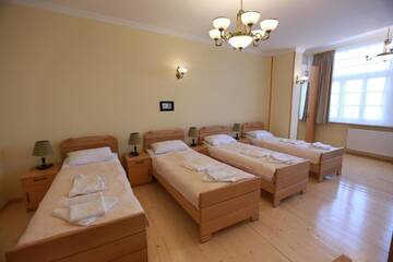 Фото номера Улучшенный четырехместный номер Гостевой дом Guest House Goari г. Тбилиси 4
