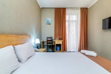 Фото номера Двухместный номер с 1 кроватью Отель Hotel Marlyn г. Тбилиси 4