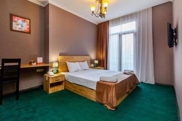 Фото номера Бюджетный двухместный номер с 1 кроватью Отель Hotel Marlyn г. Тбилиси 3