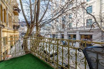 Фото номера Двухместный номер Делюкс с 1 кроватью и балконом Отель Hotel Marlyn г. Тбилиси 4