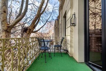 Фото номера Двухместный номер Делюкс с 1 кроватью и балконом Отель Hotel Marlyn г. Тбилиси 2