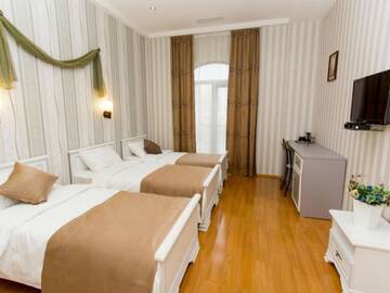 Фото номера Стандартный трехместный номер Отель New Hotel г. Тбилиси 2