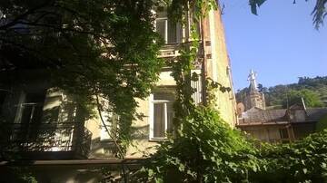 Фото номера Трехместный номер с основными удобствами Гостевой дом Guest House On Asatiani г. Тбилиси 16