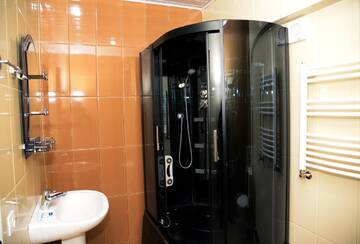 Фото номера Стандартный трехместный номер Отель Hotel Elegant г. Тбилиси 2