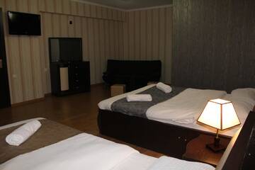 Фото номера Классический четырехместный номер Отель Hotel Elegant г. Тбилиси 5