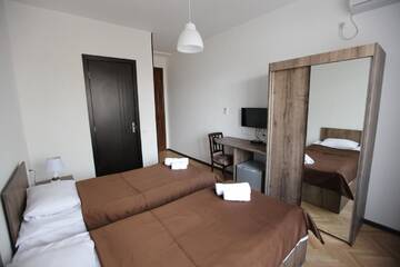 Фото номера Двухместный номер с 1 кроватью или 2 отдельными кроватями Отель Hotel Home г. Тбилиси 6