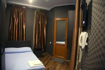 Фото номера Двухместный номер с 1 кроватью Мини-отель Hotel Pyramida г. Тбилиси 6