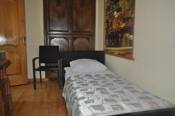 Фото номера Бюджетный двухместный номер с 2 отдельными кроватями Отель Hotel Your Comfort г. Тбилиси 9