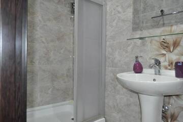 Фото номера Большой двухместный номер с 1 кроватью Отель Hotel Your Comfort г. Тбилиси 10