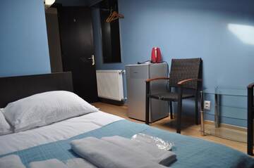 Фото номера Бюджетный двухместный номер с 1 кроватью Отель Hotel Your Comfort г. Тбилиси 6