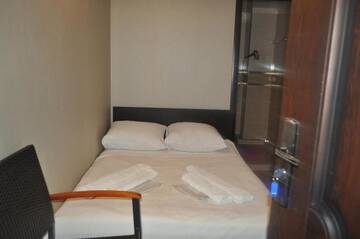 Фото номера Бюджетный двухместный номер с 1 кроватью Отель Hotel Your Comfort г. Тбилиси 9