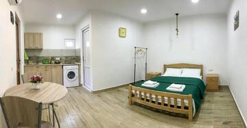 Фото номера Апартаменты с видом на сад Гостевой дом Guest House Beautiful Tbilisi г. Тбилиси 7