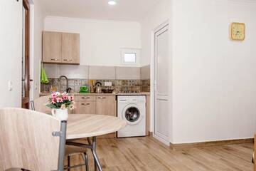Фото номера Апартаменты с видом на сад Гостевой дом Guest House Beautiful Tbilisi г. Тбилиси 40