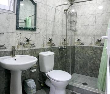 Фото номера Апартаменты с видом на сад Гостевой дом Guest House Beautiful Tbilisi г. Тбилиси 44