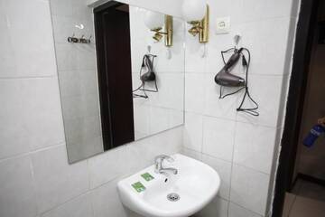 Фото номера Стандартный двухместный номер с 1 кроватью Отель Rose Hotel г. Тбилиси 18