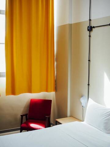 Фото номера Двухместный номер с 1 кроватью Отель Fabrika Hostel &amp; Suites г. Тбилиси 6