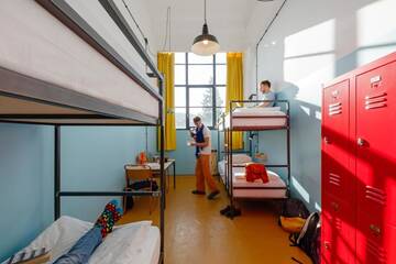 Фото номера Кровать в общем 4-местном номере для мужчин и женщин Отель Fabrika Hostel &amp; Suites г. Тбилиси 3
