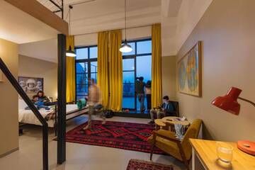 Фото номера Четырехместный номер с террасой Отель Fabrika Hostel &amp; Suites г. Тбилиси 3