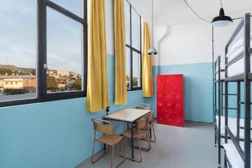 Фото номера Кровать в общем 6-местном номере для мужчин и женщин Отель Fabrika Hostel &amp; Suites г. Тбилиси 5