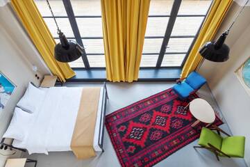 Фото номера Четырехместный номер с террасой Отель Fabrika Hostel &amp; Suites г. Тбилиси 5