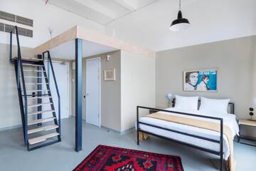 Фото номера Четырехместный номер с террасой Отель Fabrika Hostel &amp; Suites г. Тбилиси 8