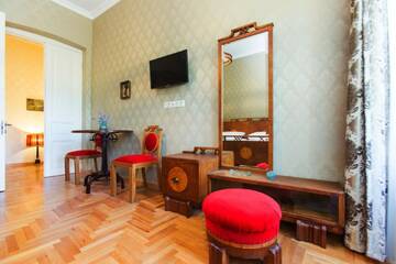 Фото номера Двухместный номер Делюкс с 1 кроватью и балконом Отель Bloom Boutique Hotel г. Тбилиси 3