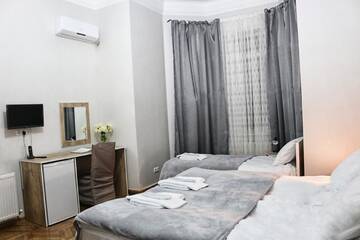 Фото номера Трехместный номер Отель Hotel Residence Hill г. Тбилиси 3